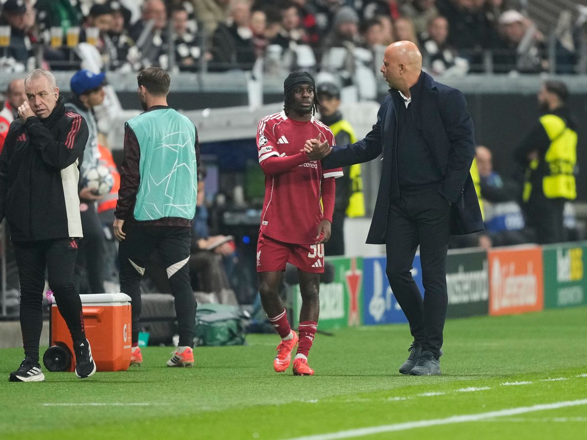 Alexander Isak and Jeremie Frimpong injured as Liverpool end losing run