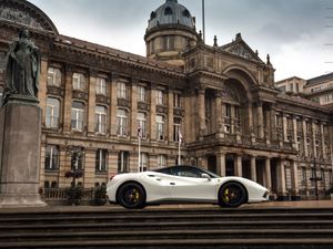 Supporting image for story: Ferrari sports cars to parade through Birmingham