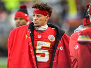 Supporting image for story: Patrick Mahomes gives Kansas City Chiefs an injury worry