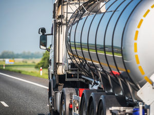 Supporting image for story: Funding released to put more tanker drivers on the road after panic fuel buying