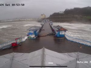 Supporting image for story: Major incident declared in parts of Wales amid Storm Darragh disruption