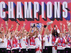 Supporting image for story: Lionesses lift Euros trophy in front of thousands at Buckingham Palace