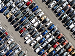 Supporting image for story: US tariff relief for UK carmakers and aerospace comes into force