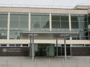 Supporting image for story: Man, 27 is cleared of raping girl 