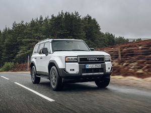 Supporting image for story: What are the best cars for towing?