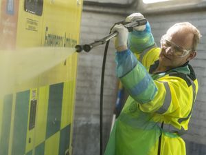 Supporting image for story: In Pictures: Davey cleans up on campaign trail as manifesto launches continue