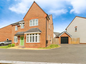 Supporting image for story: Spacious five-bedroom detached home in Telford ideal family living from £550,000