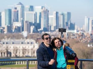 Supporting image for story: Smartphone makers reveal ‘under-display’ selfie cameras