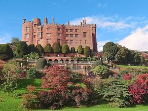 Supporting image for story: Step back in time to learn about Powis Castle's wartime evacuees