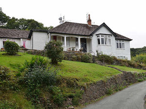 Supporting image for story: Bomb team alert after Shropshire incendiary device find