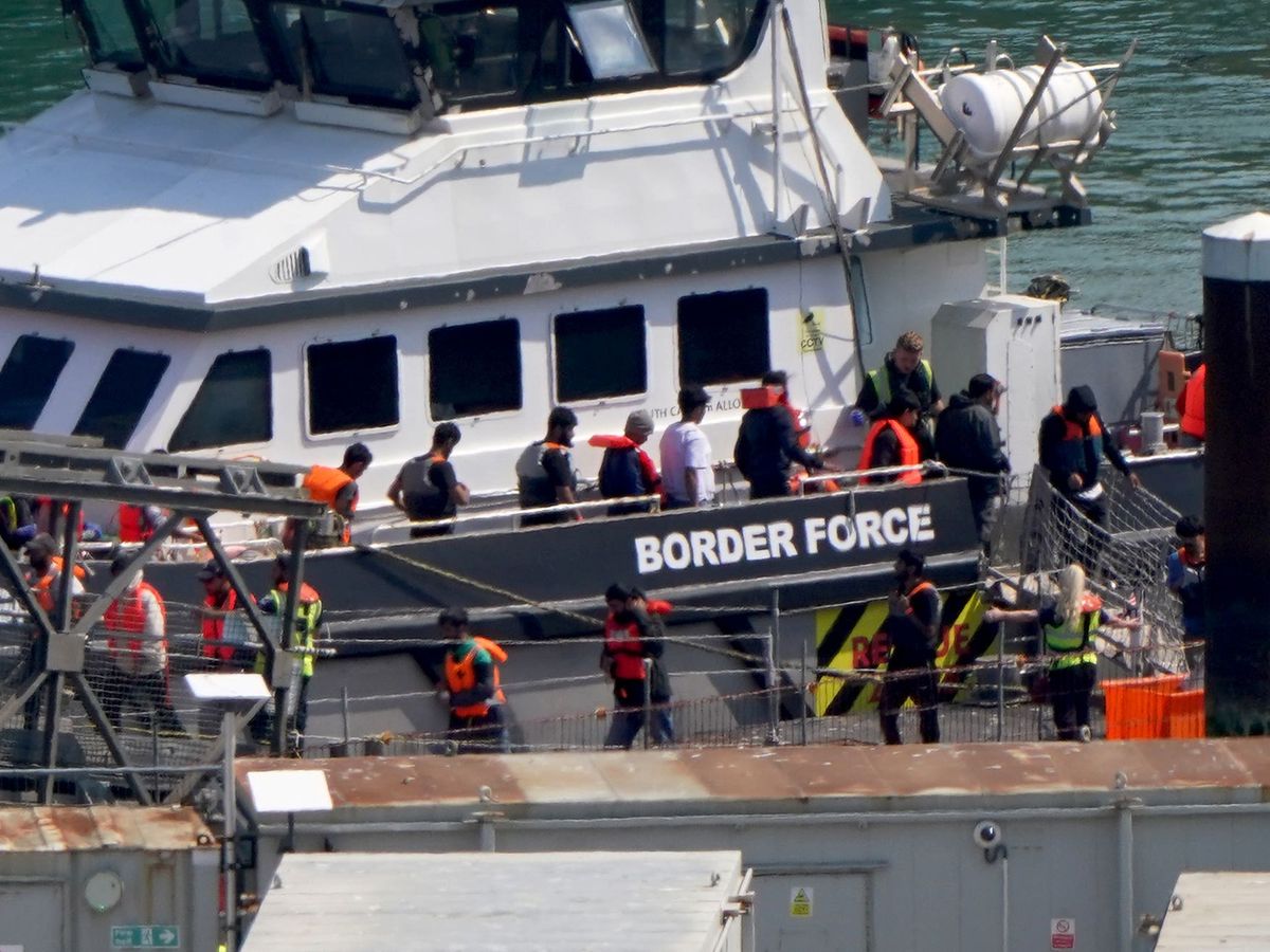 First detentions of migrants crossing Channel under UK-France returns deal