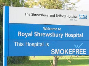 Supporting image for story: Hospital staff thinking of 'quitting' over lack of car parking 