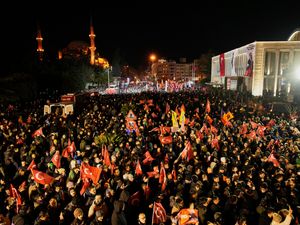 Crowds protest over the arrest of Istanbul mayor Ekrem Imamoglu