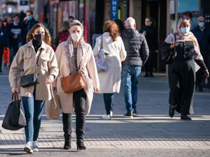 Supporting image for story: Mistake not to be wearing masks, expert suggests