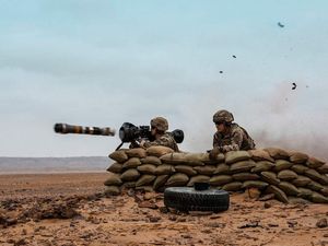 Supporting image for story: What military aid are the UK and other countries sending to Ukraine?