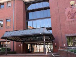 Supporting image for story: Mother who bit off part of man's finger locked up for nine years