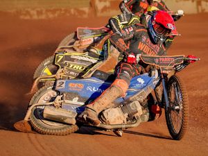 Supporting image for story: Ex-GB star Worrall agrees deal to stay with Wolves