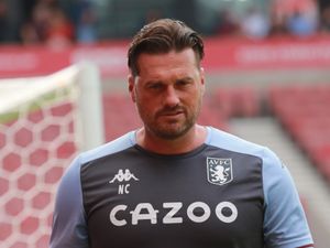 Supporting image for story: Aston Villa goalkeeper Emi Martinez pays tribute to departing Neil Cutler