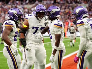 Supporting image for story: Late drama at Tottenham as Minnesota Vikings edge out Cleveland Browns in NFL