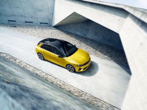 Supporting image for story: The new Vauxhall Astra has gone on sale from £23,275