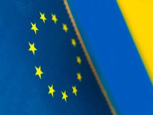 Supporting image for story: EU launches membership talks with Ukraine but joining could take years