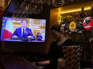 Supporting image for story: Macron seeks political deal to name a new prime minister and restore stability