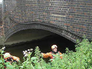 Supporting image for story: Fuel dumping sparks river alert