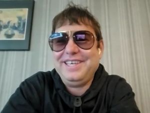 Supporting image for story: Oasis tribute band gets ‘crazy’ interest as Gallagher brothers confirm reunion