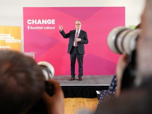 Supporting image for story: Election campaign day nine: Starmer gives Abbott green light to stand