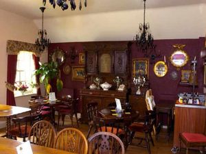 Supporting image for story: The Royal Oak, Wolverhampton