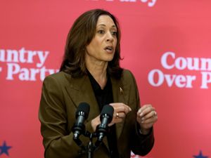 Supporting image for story: Harris’s doctor reports she is in ‘excellent health’ ahead of battle with Trump