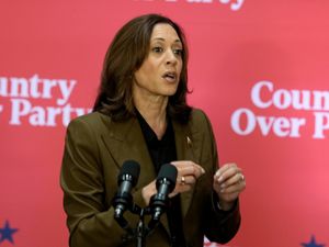 Supporting image for story: Harris’s doctor reports she is in ‘excellent health’ ahead of battle with Trump