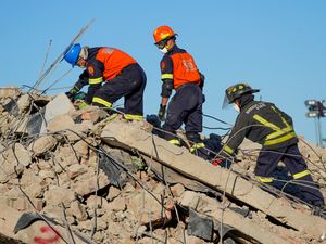 Supporting image for story: Hopes fade for dozens of workers missing after South Africa building collapse