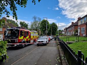 Supporting image for story: Fire crews tackle house blaze in Smethwick