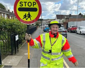 School crossing warden Patricia Hunting has died aged 91