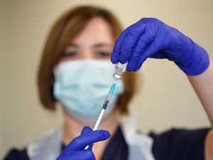 Supporting image for story: Booster jab bookings extended to a month in advance