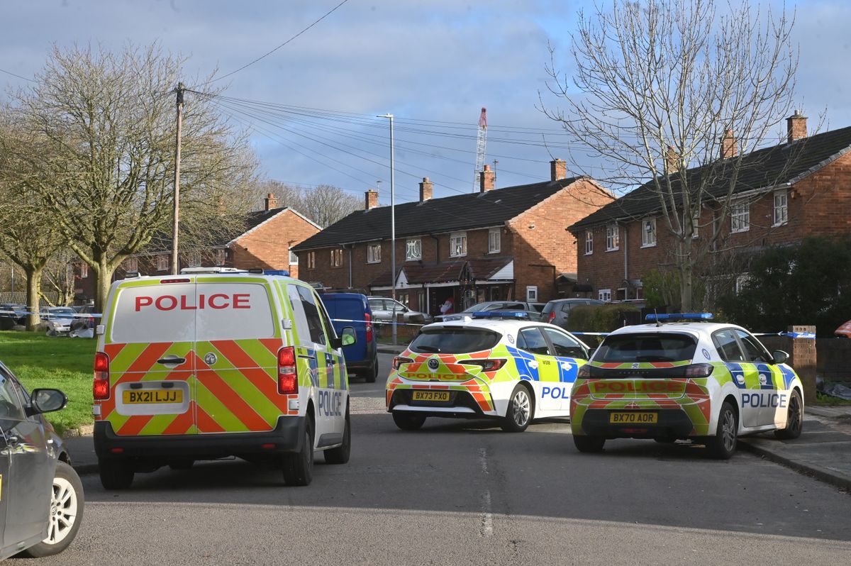 Three people arrested after man discovered with gunshot wound in Willenhall Three people arrested after man discovered with gunshot wound in Willenhall