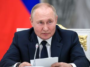 Supporting image for story: Vladimir Putin expands fast-track Russian citizenship to all Ukrainians