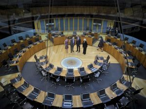 Supporting image for story: Tributes paid to Lord Elis-Thomas, first presiding officer of the Welsh Assembly