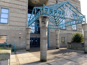 Supporting image for story: Murder trial adjourned after coronavirus case