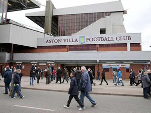 Supporting image for story: Aston Villa fans tell Randy Lerner to wrap up quick sale