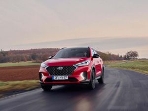 Supporting image for story: Hyundai bolsters Tucson range with sporty-looking N-Line
