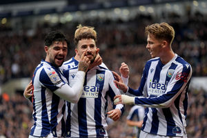 West Bromwich Albion's Mikey Johnston (centre) celebrates scoring their side's first goal of the game during the Sky Bet Championship match at The Hawthorns, West Bromwich. Picture date: Saturday October 18, 2025.