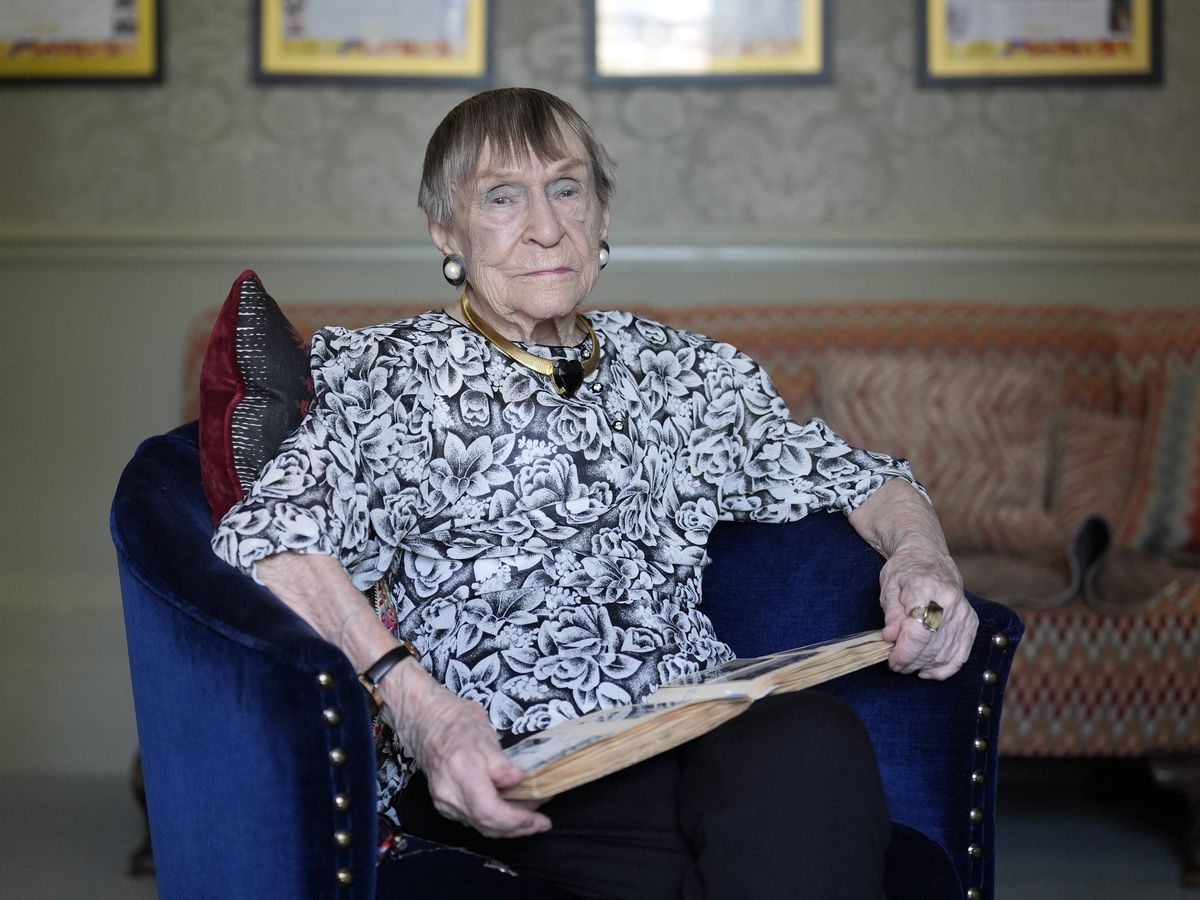 Wartime entertainer, 98, recalls how young Roger Moore hitchhiked to see her