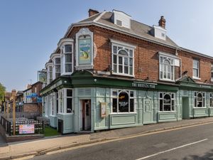 Supporting image for story: Birmingham pub enjoys makeover, with ten jobs created 