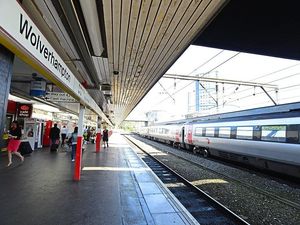 Supporting image for story: Black Country train commuters face disruption after signalling fault