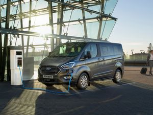 Supporting image for story: Ford Transit Custom to gain electric variant