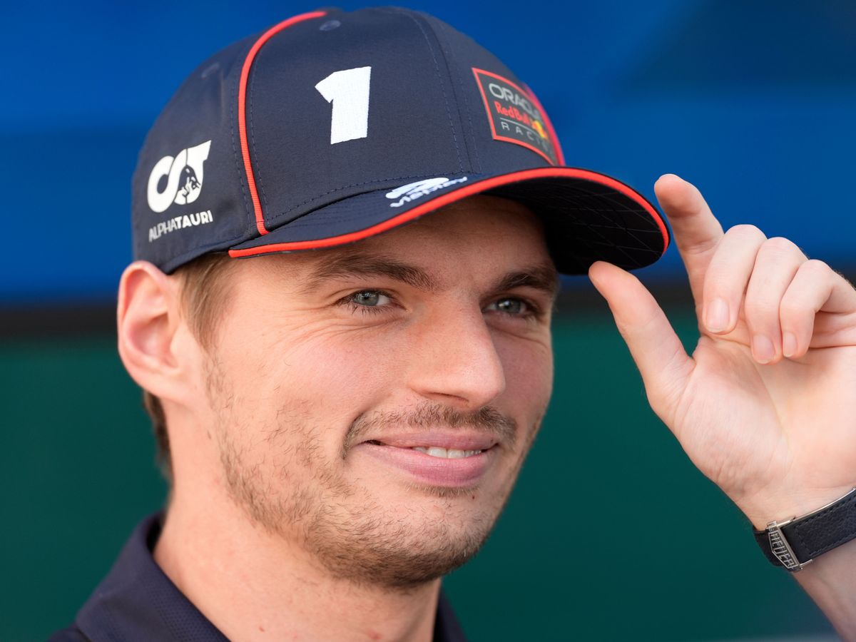 Max Verstappen dominates Mexican Grand Prix practice to pile pressure on McLaren