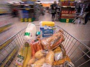 Supporting image for story: Covid risk: 'Irresponsible parents' blamed over putting children in shopping trolleys 