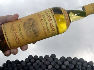 Supporting image for story: Scottish First Minister flies to US to push for lower whisky tariffs